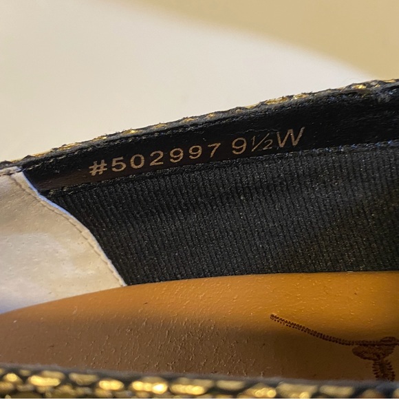 Ros Hommerson SZ 9 1/2 W embossed snake black/gold block heel, pump almond toe - Picture 9 of 10